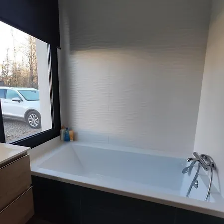 Avec Piscine Au Milieu Des Bois Villa