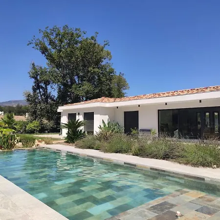 Avec Piscine Au Milieu Des Bois Villa *